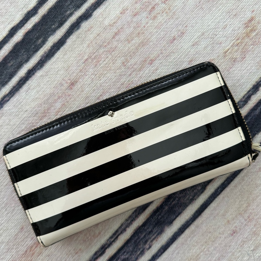 KATE SPADE Striped Patent Leather Full Zip Continental Wallet